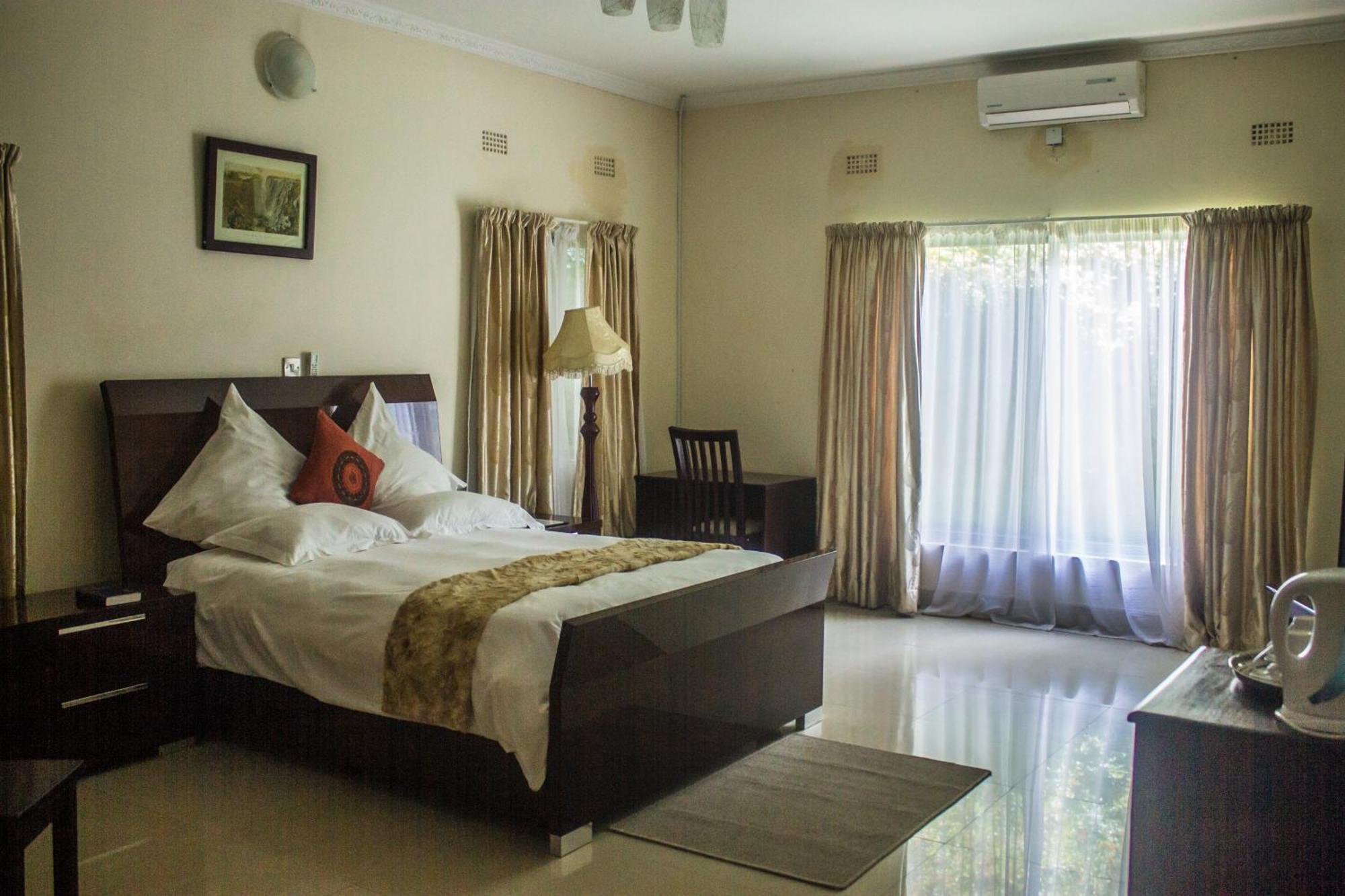 Waterfalls Hotel Lusaka Esterno foto