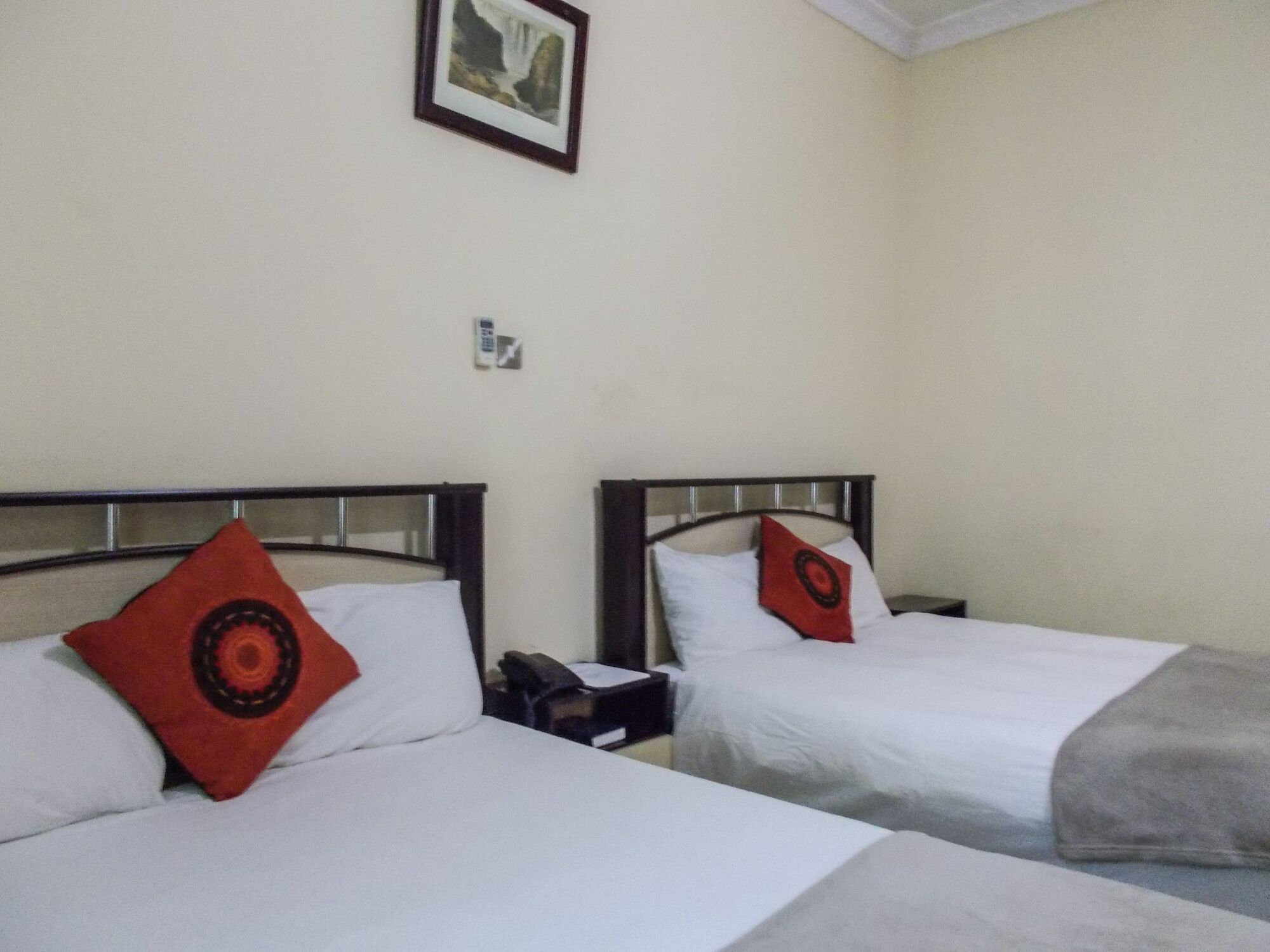 Waterfalls Hotel Lusaka Esterno foto